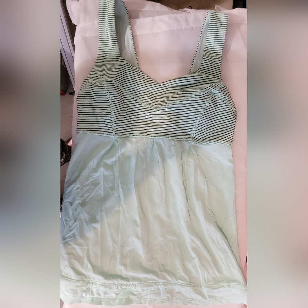Lululemon tank top